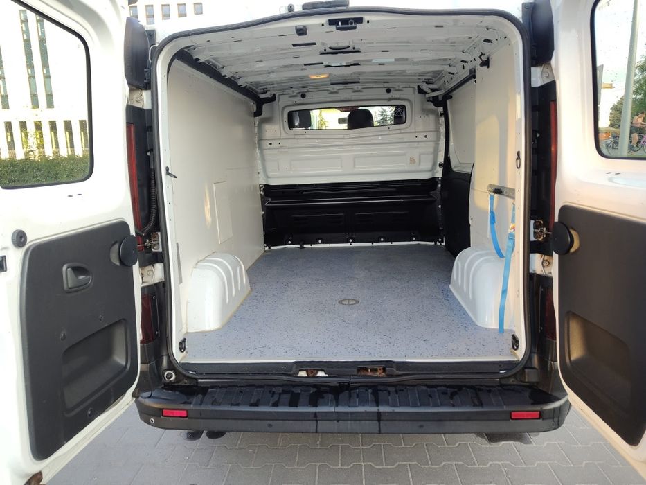 Opel Vivaro 1.6cdti na pojedyńczej turbinie  z klimą ładny i zadbany