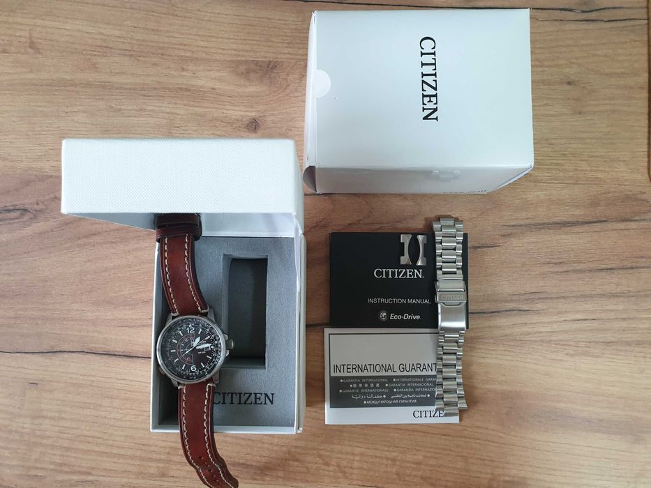 Часы Citizen Nighthawk (WR200, Eco-Drive)