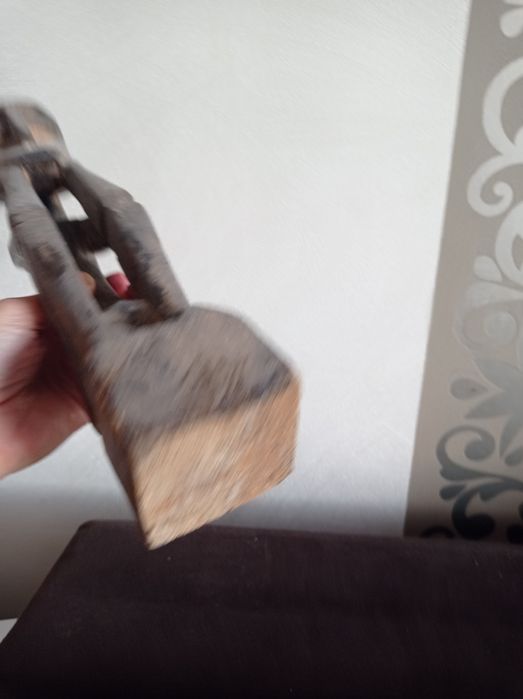 Figurka rzeźba drewniana