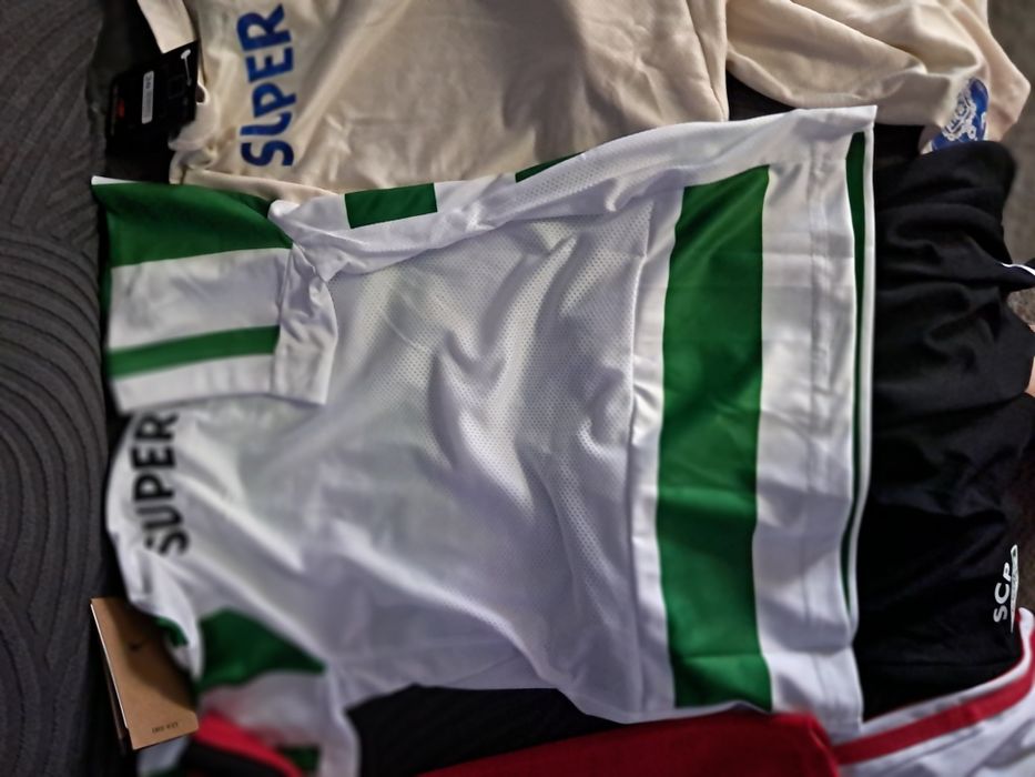 Conjunto  de futebol  para criança