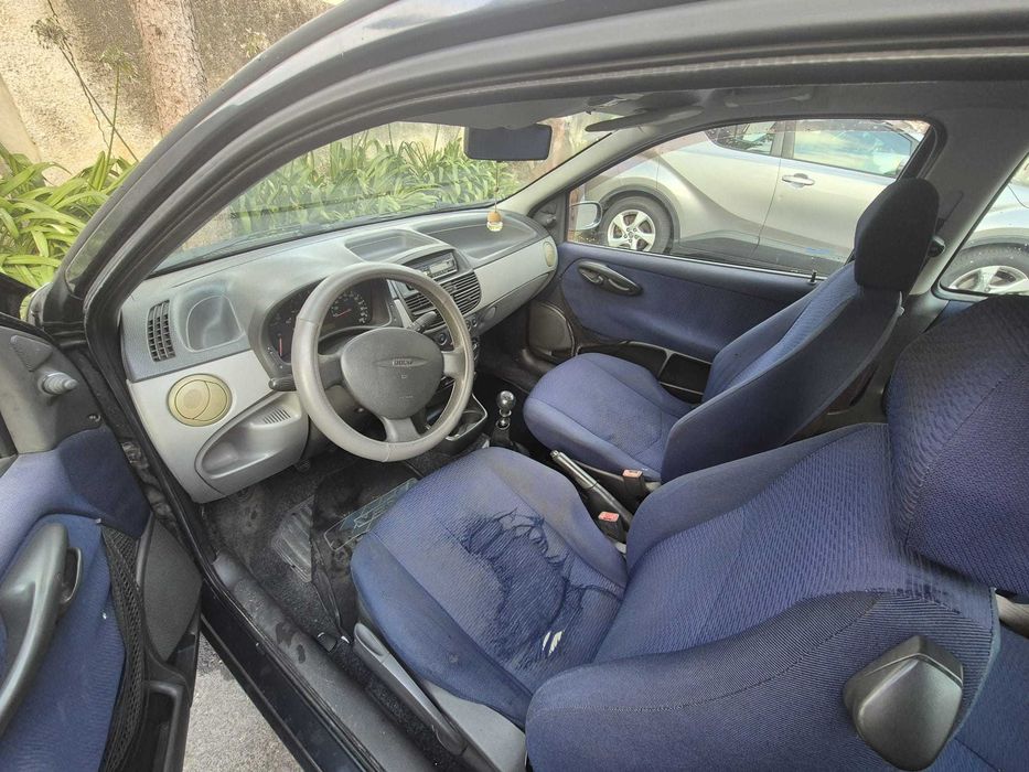 Fiat Punto ELX (2001) – Económico