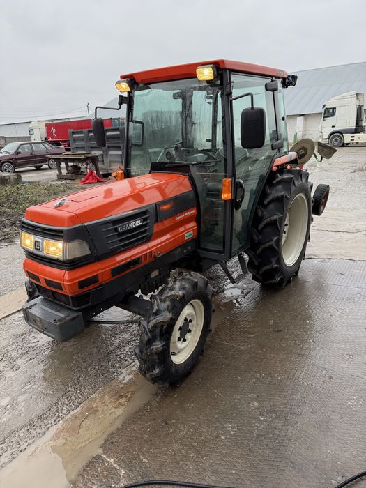 Трактор технічно справний вкладень не потербує