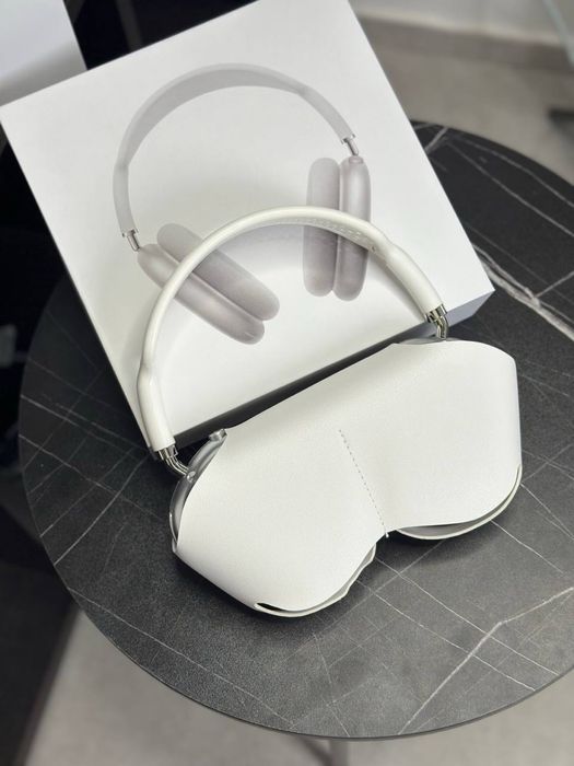 AirPods Max Luxe