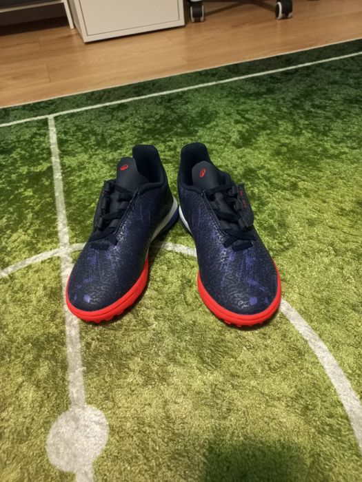 Nowe turfy r. 30 decathlon
