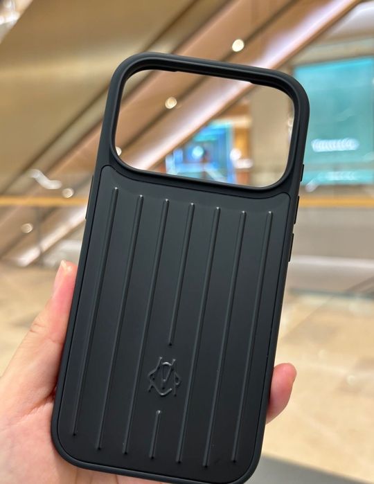 Чехол Rimowa на iPhone 17 pro max aluminium