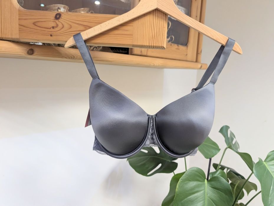 80G  Marks Spencer Rosie Biustonosz ContourWear z fiszbinami i pełnymi