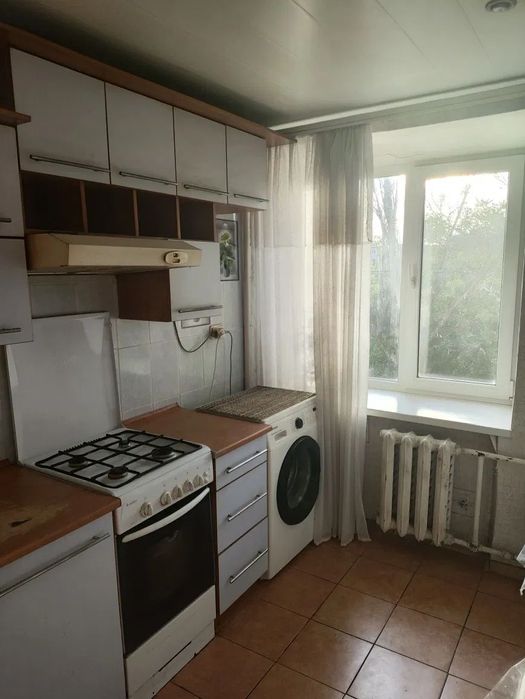 Продам 1 ком. кв-ру в центре, ул.Героев полка Азов на 2 этаже