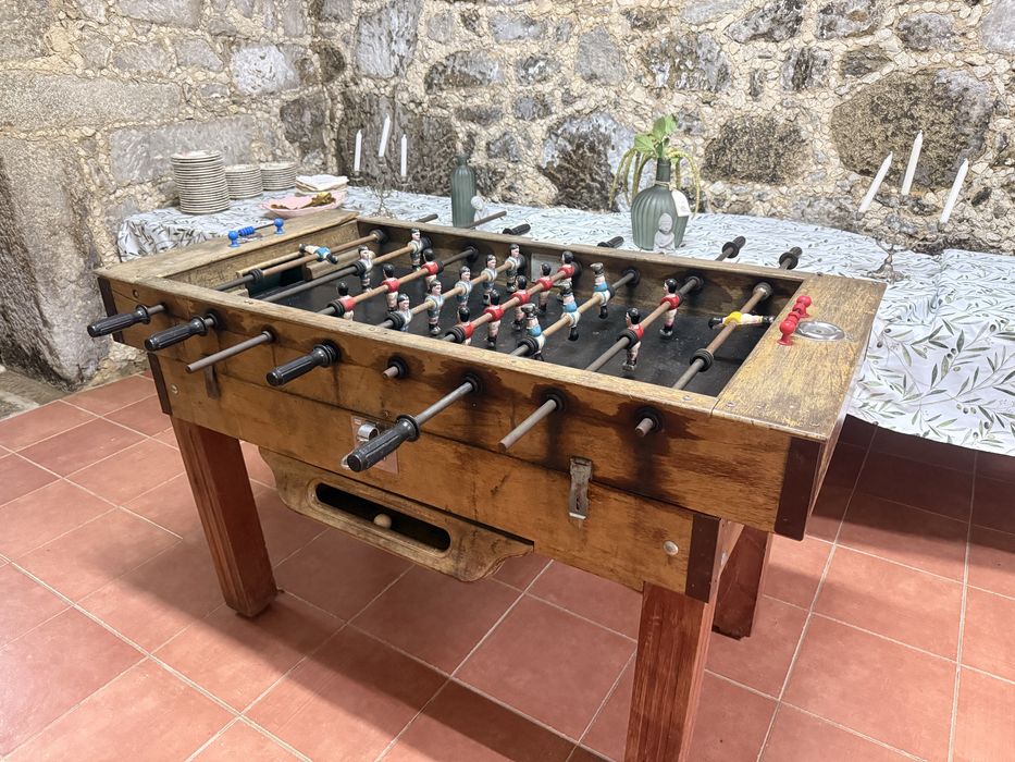 Mesa de matraquilhos em madeira