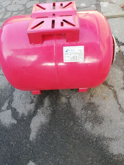 Продам розширювальний бачок