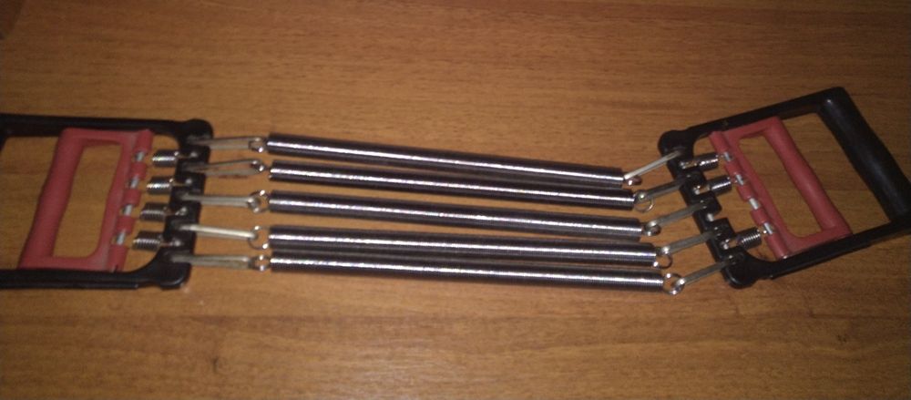 Пружинный плечевой эспандер для спины