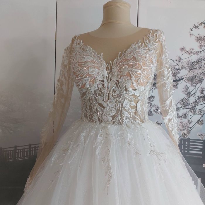 Весільне плаття.