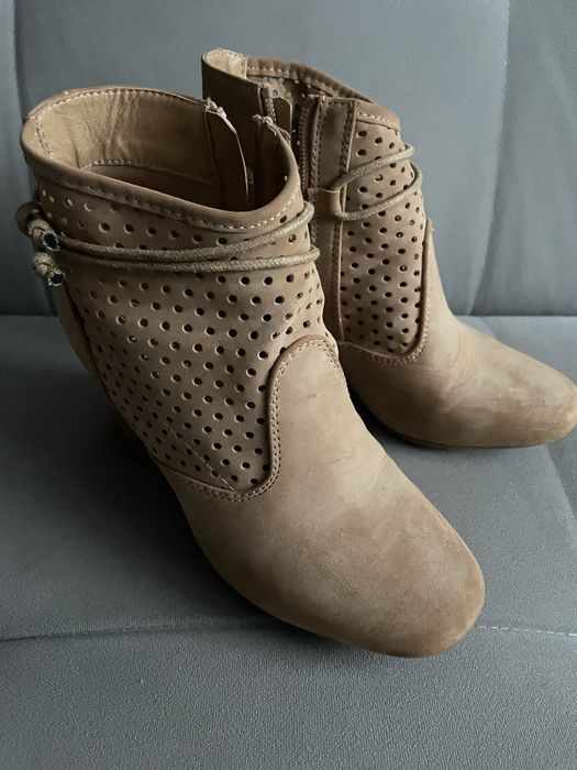 Zamszowe azurowe botki Jenny Fairy r.38