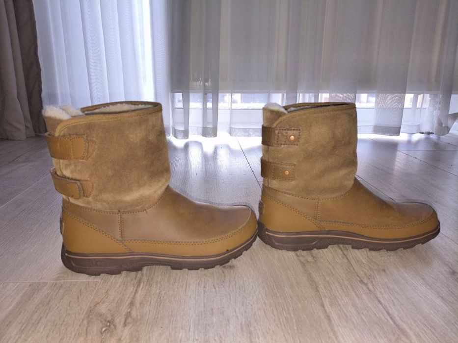 Жіночі зимові чоботи UGG
