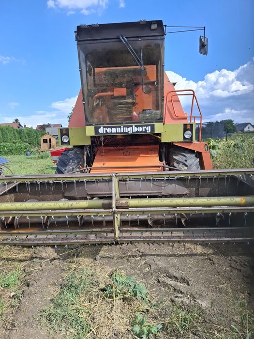Kombajn zbozowy DRONNINGBORG 8000S