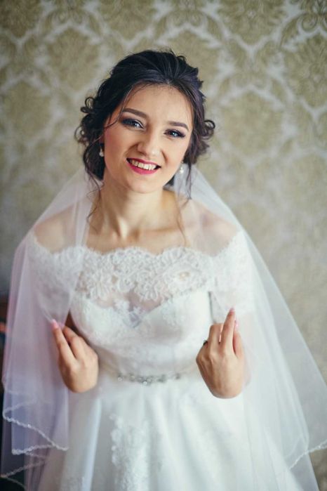 Весільна сукня айворі