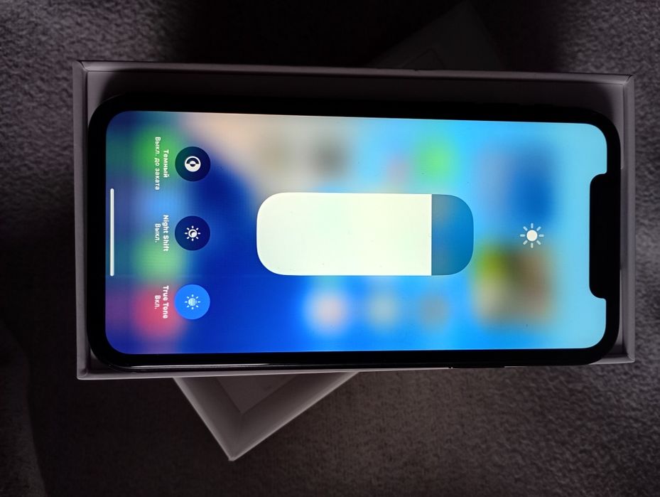 Продам iPhone XR Black 64гб