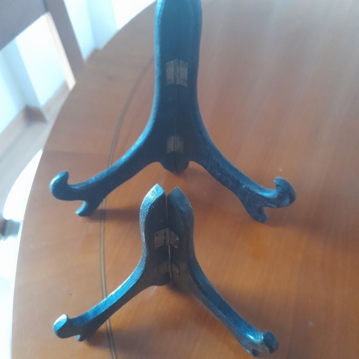 Suportes de madeira para pratos