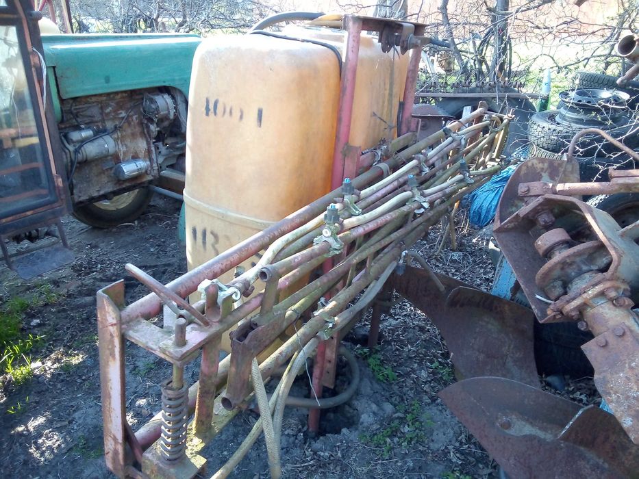 Opryskiwacz POLOWY 400 l zawieszany