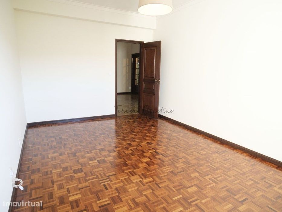 Apartamento T3 para arrendamento com garagem | Arca e Ponte de Lima