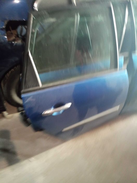 Дверка двері Renault Scenic II 2 Рено Сценік