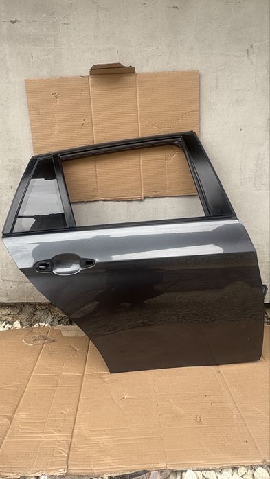 BMW e91 дверка права задня