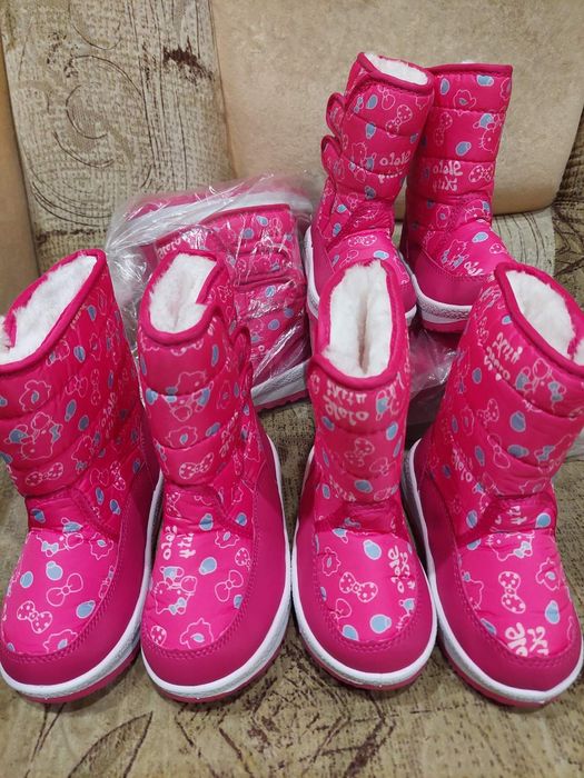 Дутики на дівчинку