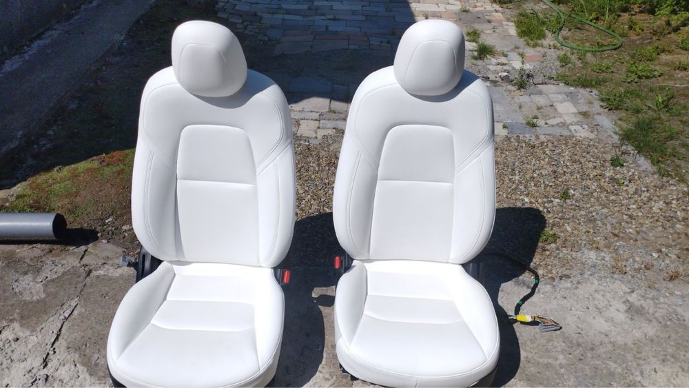 Tesla Model 3 та Y / Продам салон в зборі або частинами