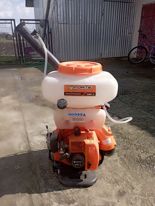 Оприскувач бензоновий