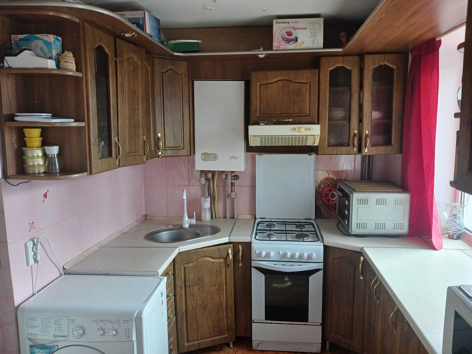 Продам 4-кімнатну квартиру з автономним газовим опаленням