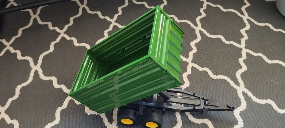 BRUDER przyczepa John Deere zdejmowane burty