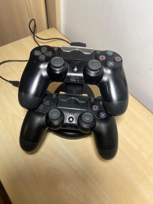 2 pady+ ładowarka do PS4