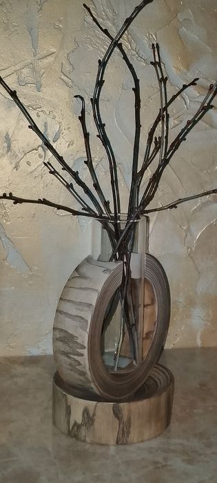 Подставка под вазу-колбу