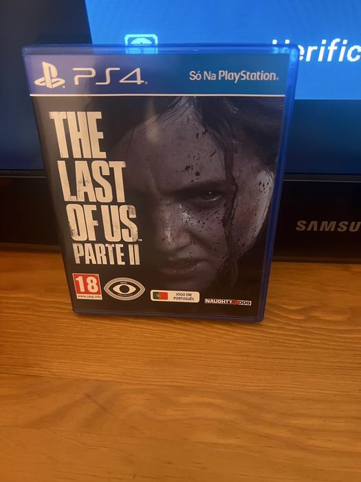 PlayStation 4 Slim 500GB + 2 Comandos + 4 Jogos + Guitarra Guitar Hero – Excelente Lote  Vendo