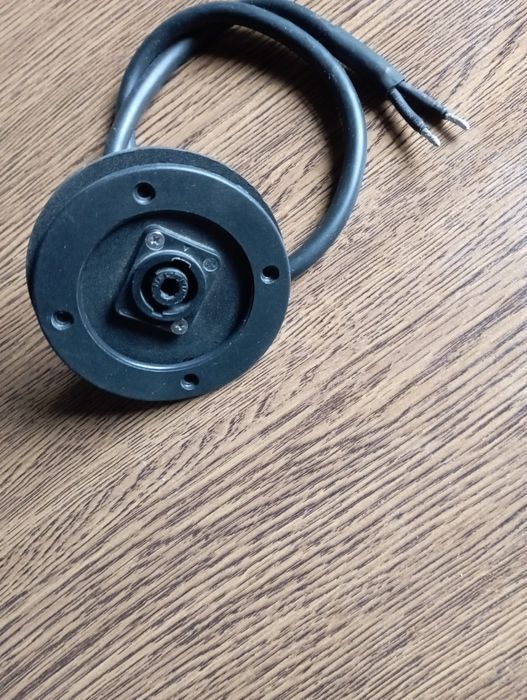 Гнездо для вуфера NEUTRIK oригинал.