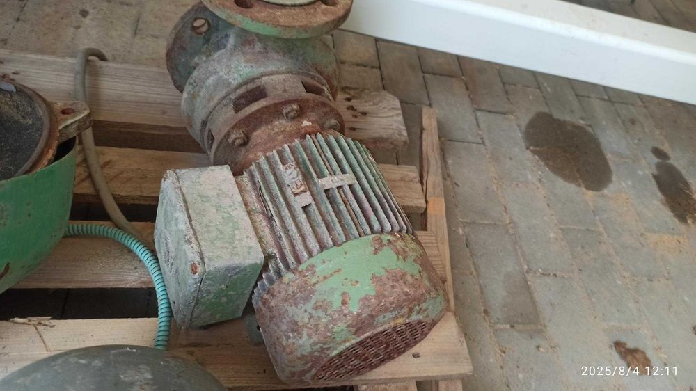 pompa wodna po kabinie