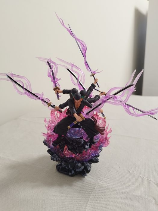 Diversos bonecos de anine - Ler descrição