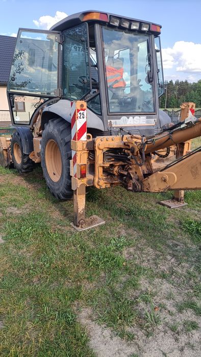 Sprzedam koparko-ładowarkę Case 590 SR z 2005 roku. Przebieg 7885 mth