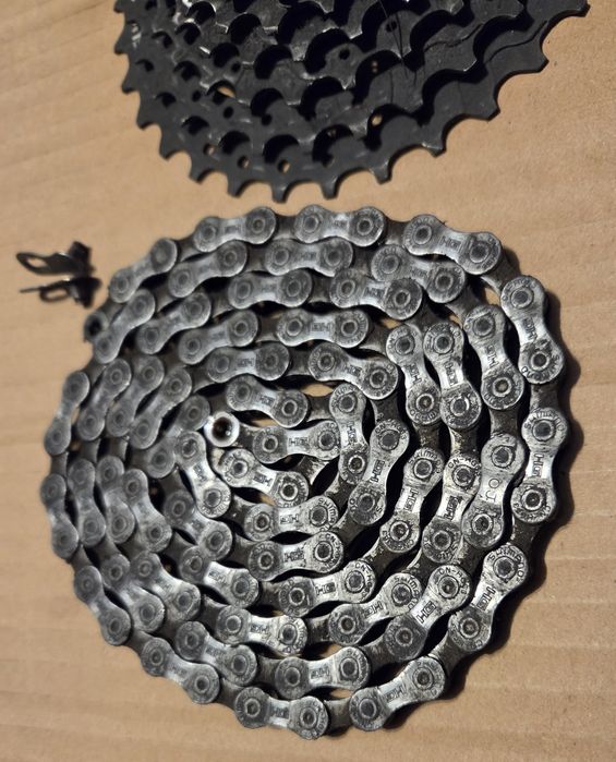 Zestaw SHIMANO kaseta 9 biegów CS-HG200-9 + łańcuch CN-HG53