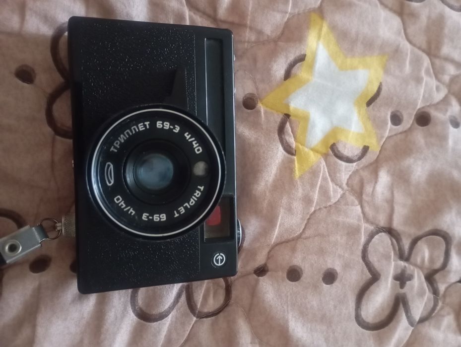 Продам плівкові фотоапарати ЛОМО та Силует Електро