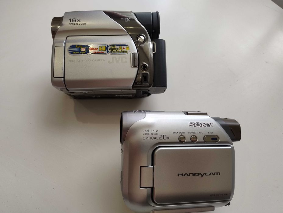 Продам mini DV видеокамеру Sony DCR-HC17E и JVC GR-D225E.