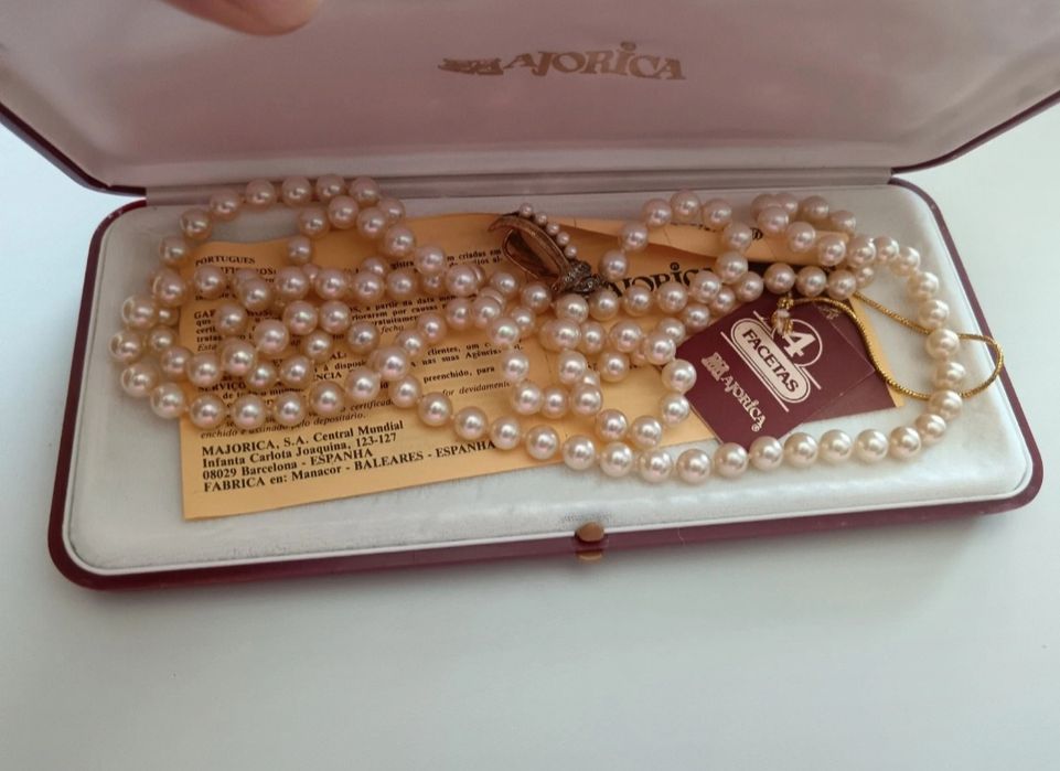 Colar de pérolas da Majorica com fecho