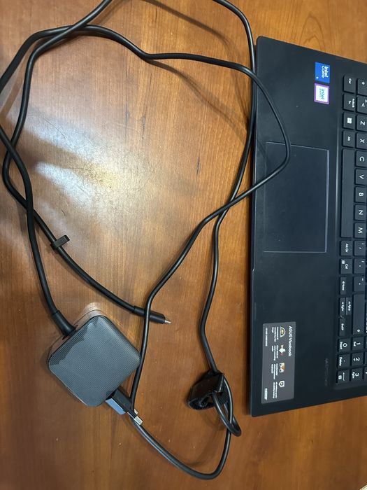 ASUS Vivobook F1504VA | 16GB RAM | SSD | Como novo  Vendo portátil ASUS Vivobook F1504VA em excelente estado.
