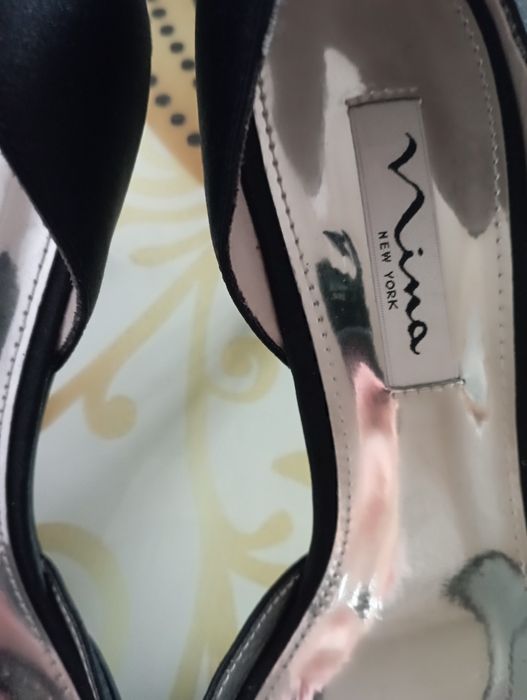 Туфлі , босоніжки Nina