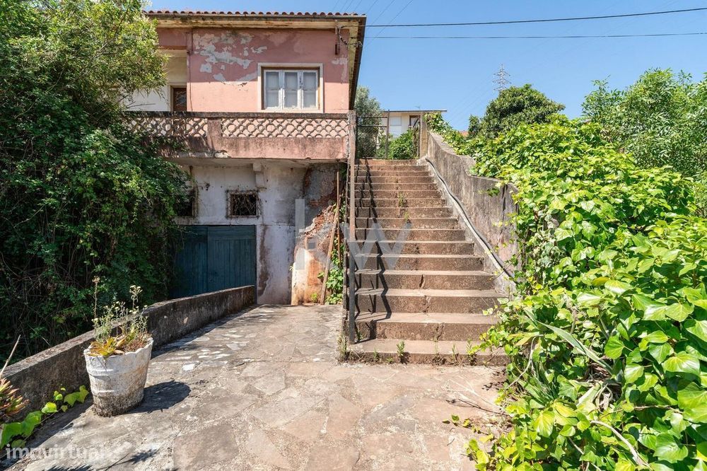 Moradia ou investimento terreno no  Alto de S. João