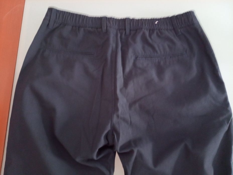 Calças de Homem de verão	Zara	Azul muito escuro/preto	- Como novas