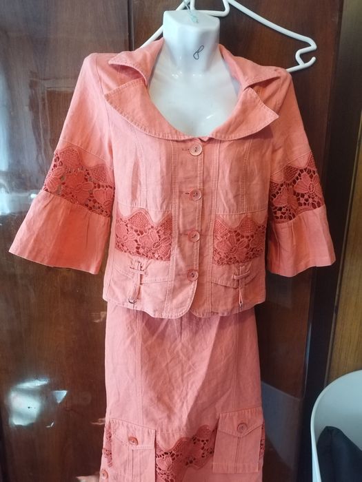 Льняной  костюм персикого цвета