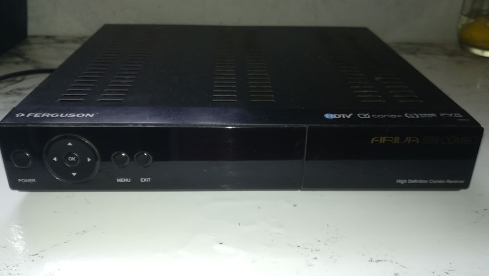 Tuner satelitarny Ferguson Ariwa 200 Combo