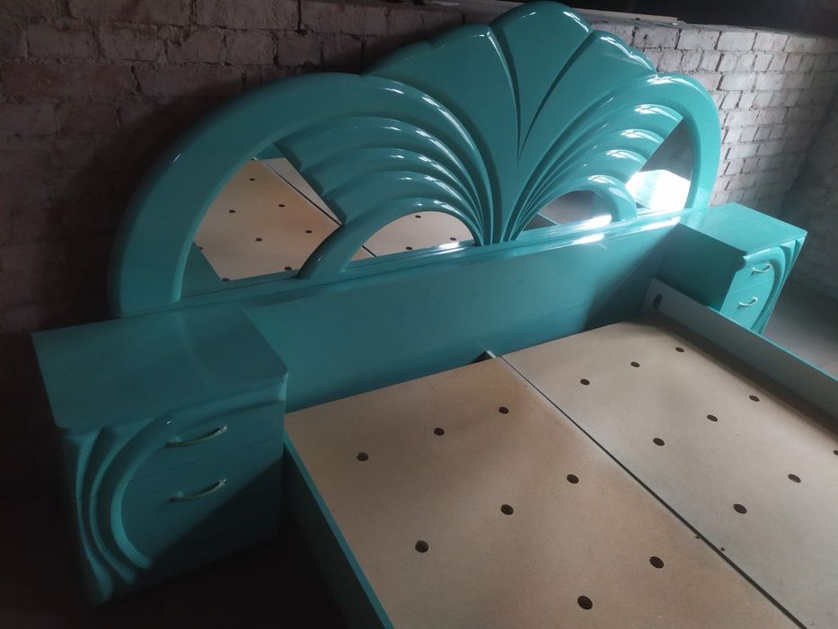 Łóżko barokowe drewniane  do sypialni łóże dwuosobowe