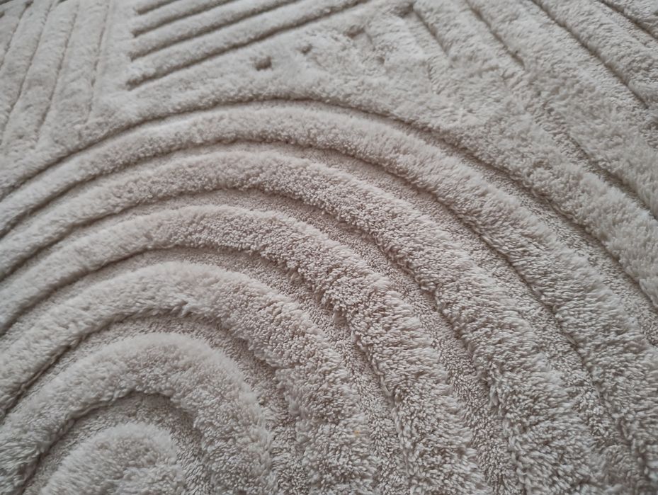 Beżowy dywan 140x200 antypoślizgowy