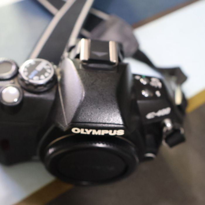 Camera olympus E-400 com duas lentes